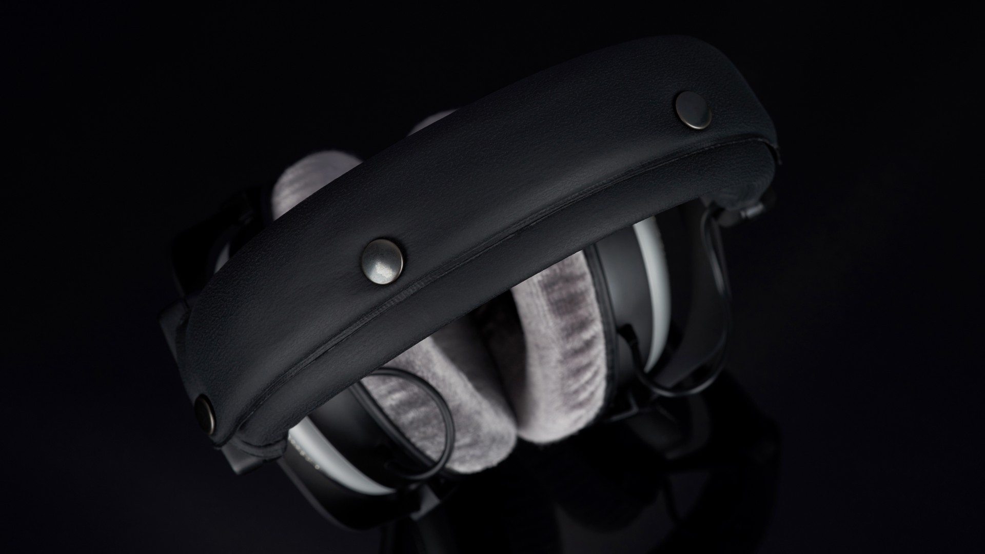 هدفون استودیویی بیرداینامیک مدل DT 880 Pro