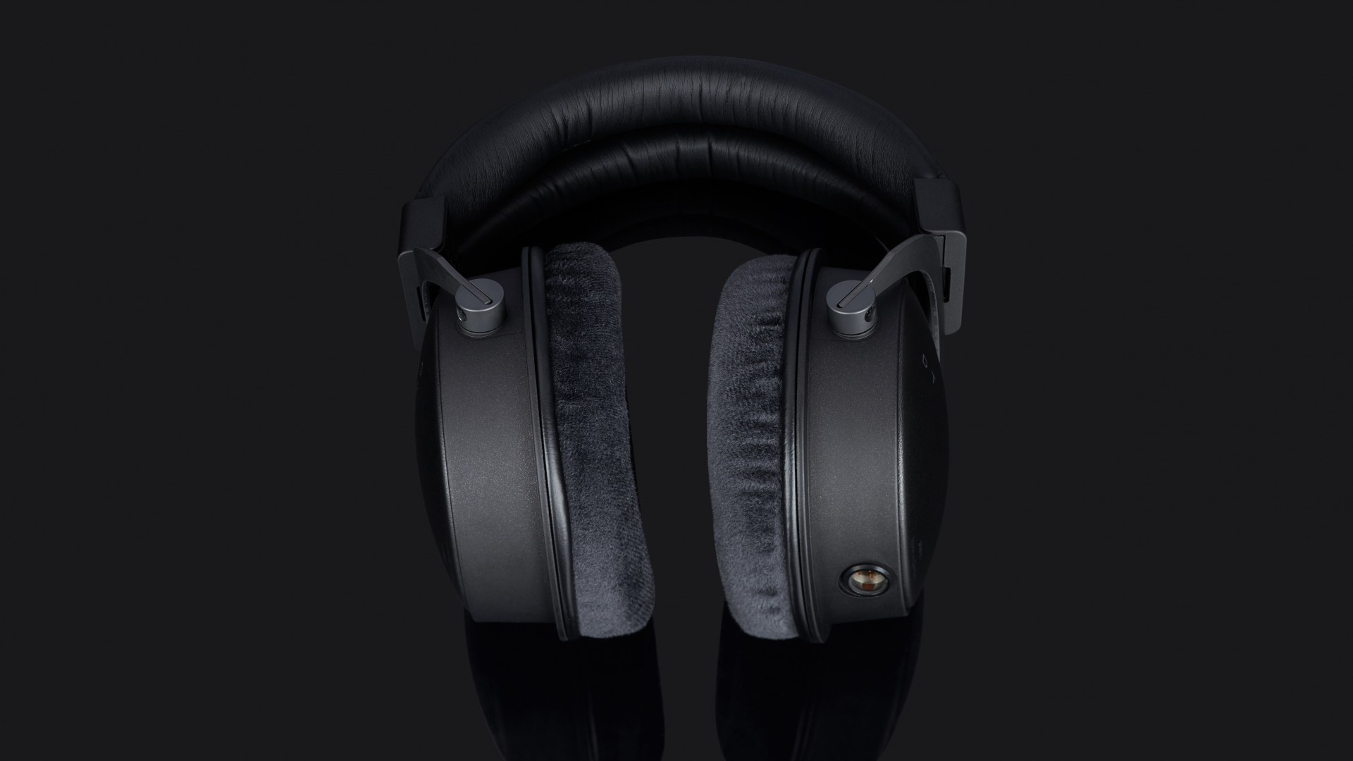 هدفون استودیویی بیرداینامیک مدل DT 1770 Pro