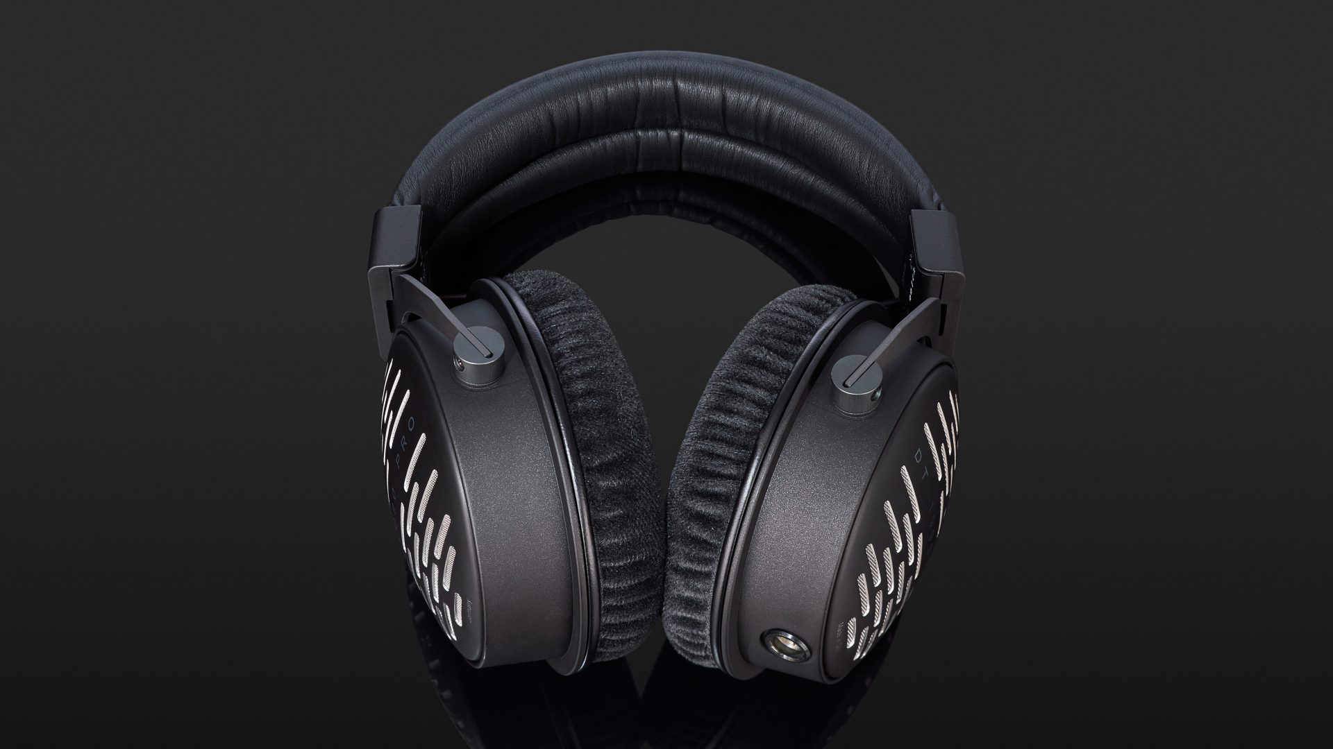 هدفون استودیویی بیرداینامیک مدل DT 1990 Pro