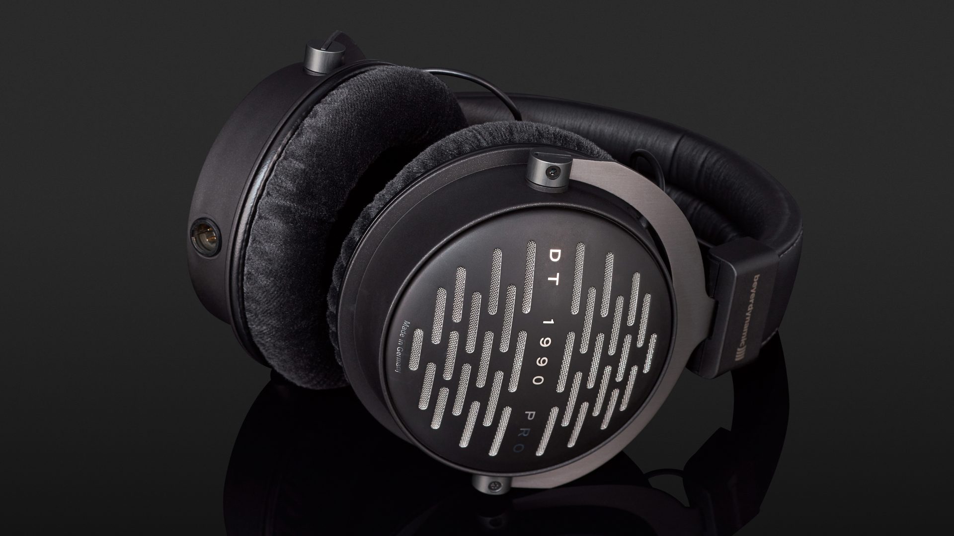 هدفون استودیویی بیرداینامیک مدل DT 1990 Pro