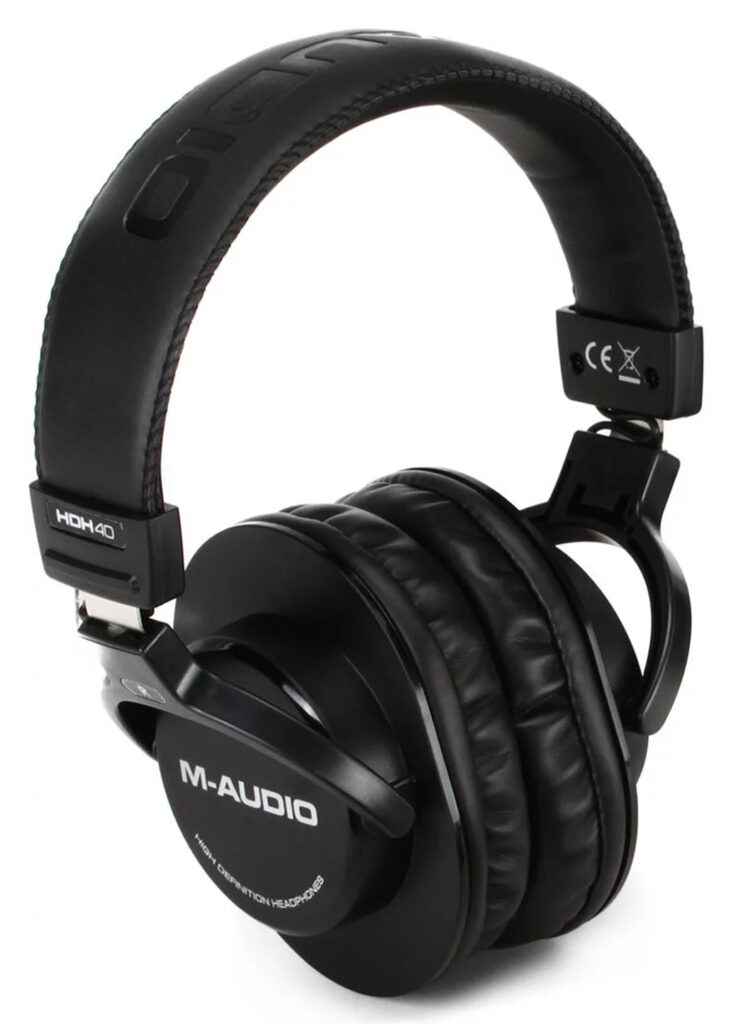 پکیج استودیویی کارت صدا، میکروفون و هدفون ام آدیو مدل AIR 192|4 Vocal Studio Pro 5 پکیج استودیویی کارت صدا، میکروفون و هدفون ام آدیو مدل AIR 192|4 Vocal Studio Pro